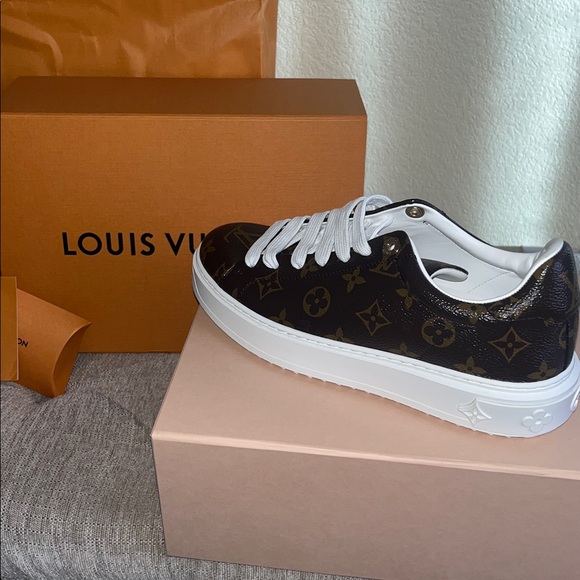 Louis Vuitton Women Time Out Sneakers - Picture 3 of 13